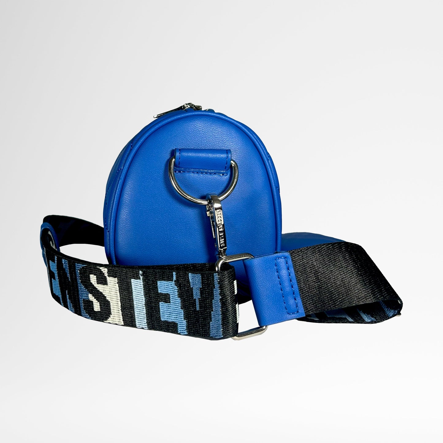 Bolso Bgerri tipo barril de Steve Madden