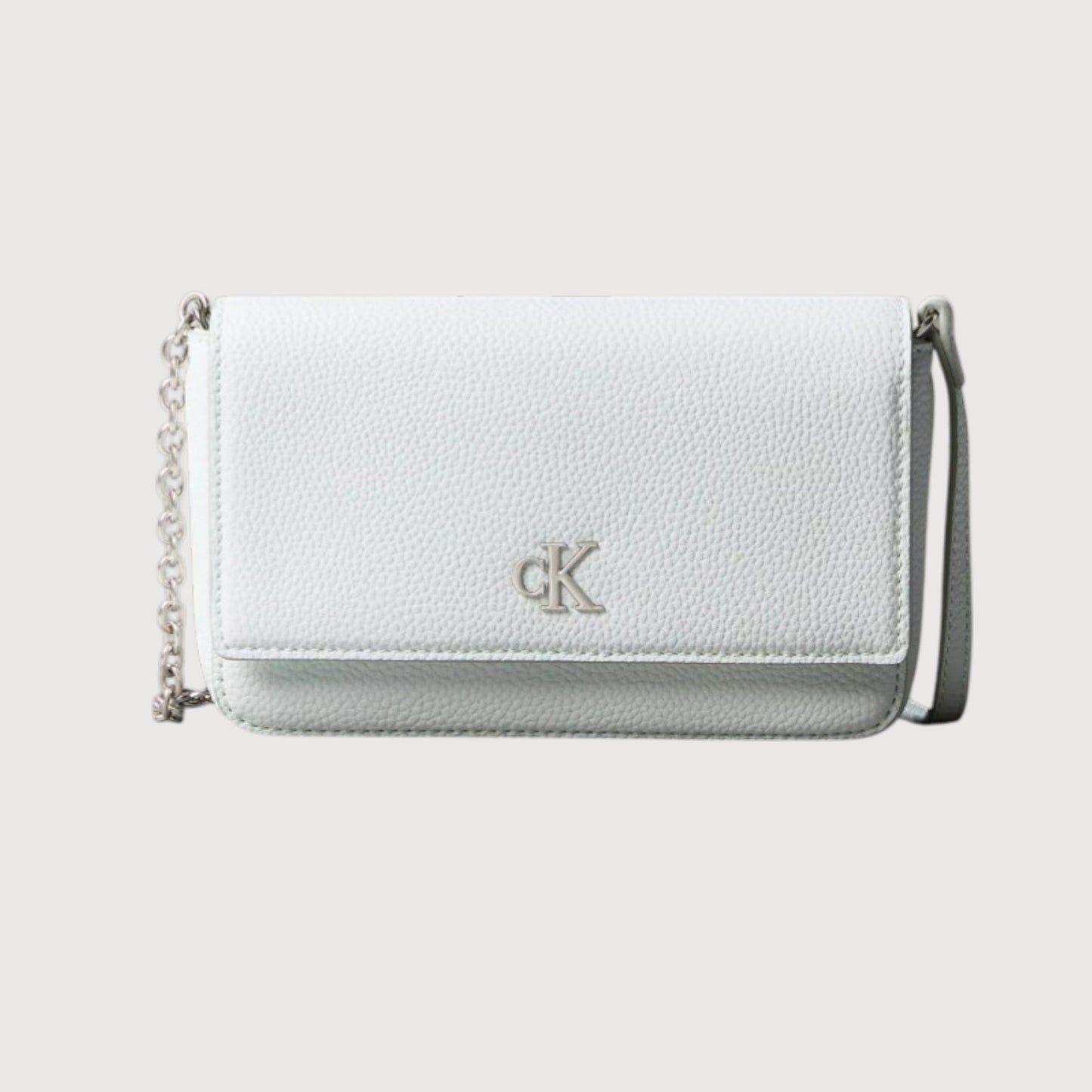Bolso bandolera con solapa color Gris cielo