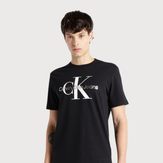 Playera Calvin Klein negra (Talla XL)