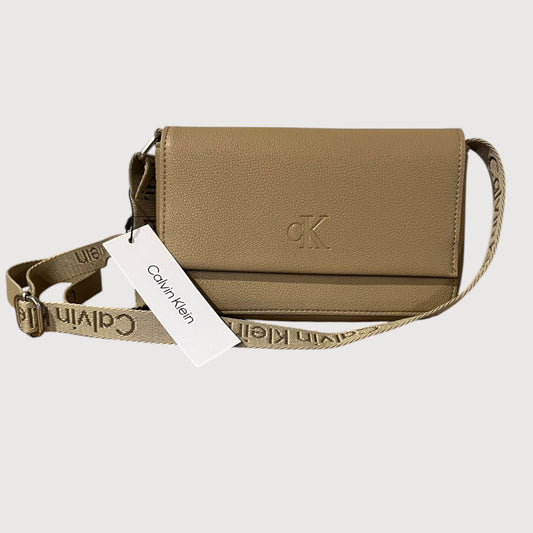 Bolso bandolera con solapa Calvin Klein Camel