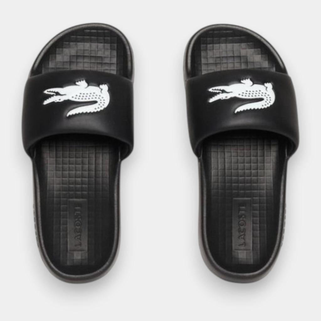 LACOSTE SANDALIA PLANA NEGRA LOGO CONTRASTANTE - 25 CM