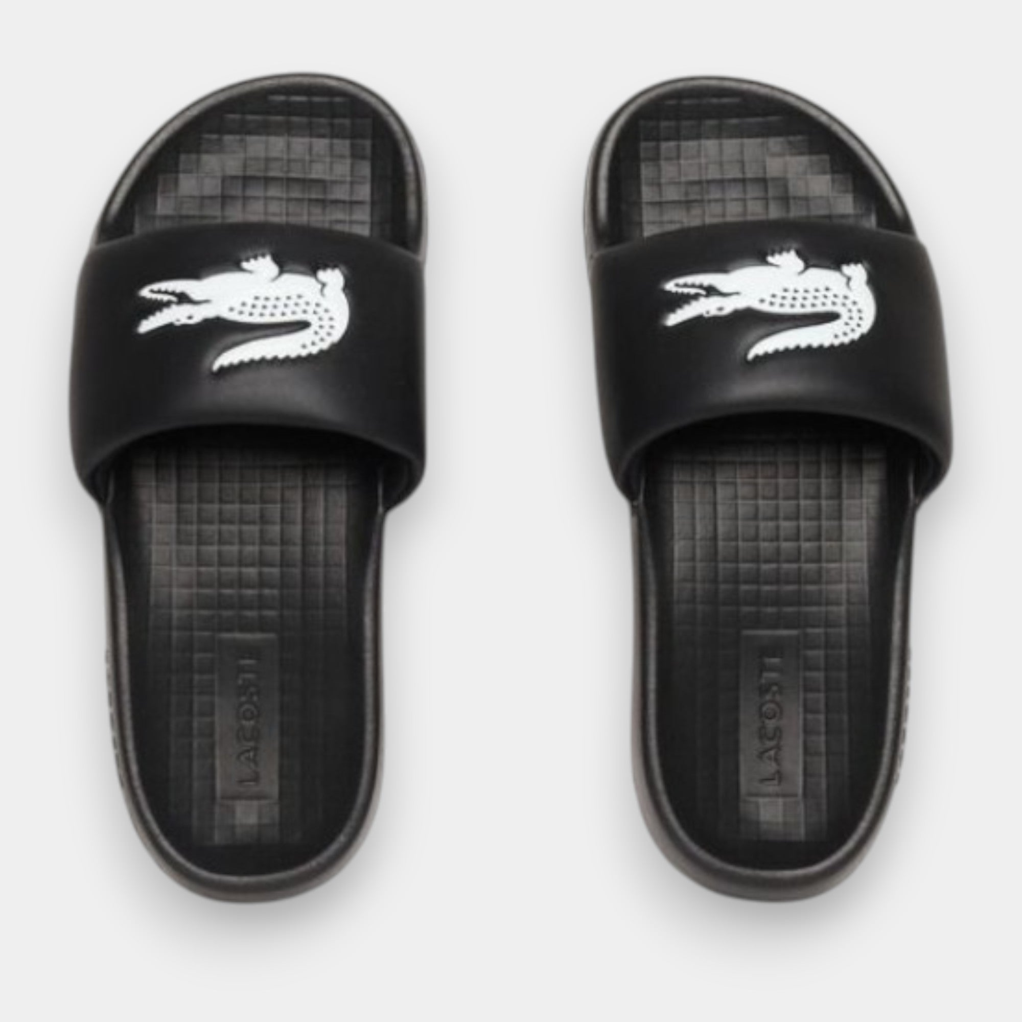 LACOSTE SANDALIA PLANA NEGRA LOGO CONTRASTANTE - 25 CM