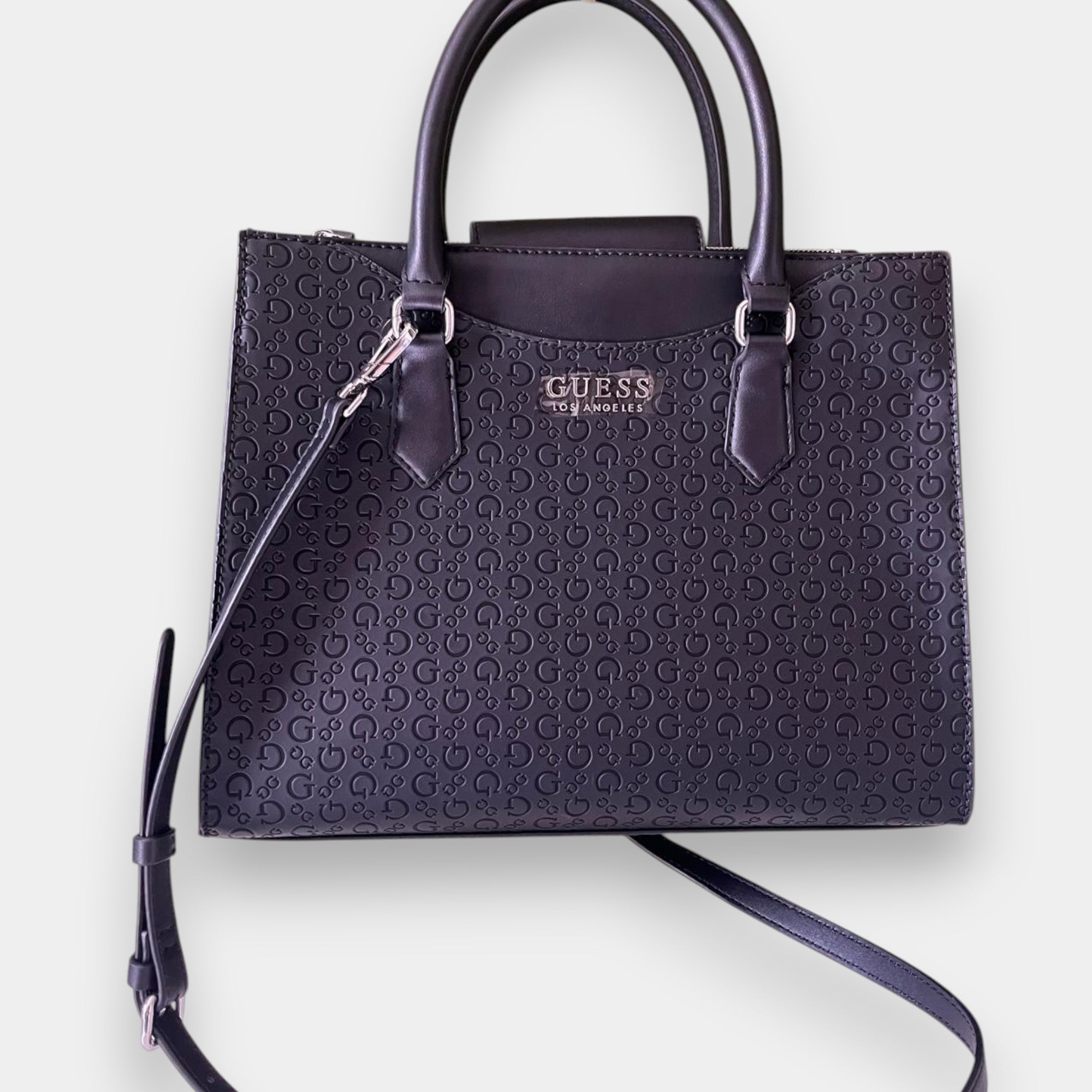 Bolso Satchel Guess negro con monograma
