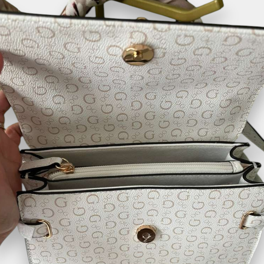 Bolso de mano Guess blanco con monograma